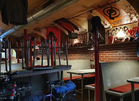 hungary/szekesfehervar/restaurant/marxim