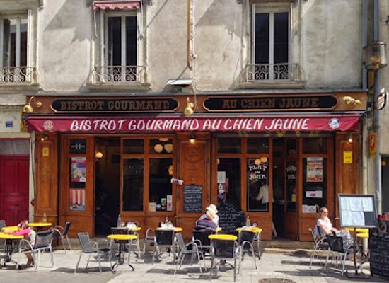 france/tours/cathedrale/restaurant/le-chien-jaune