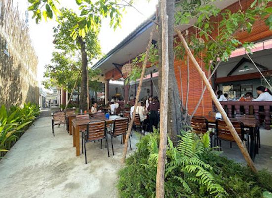 cambodia/pursat/restaurant/meatophum