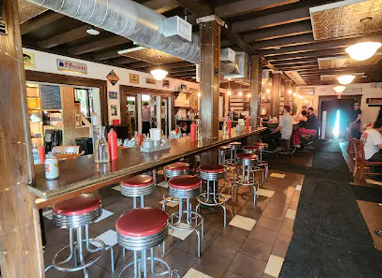 tennessee/nashville/east-nashville/restaurant/the-pharmacy-burger-parlor-beer-garden