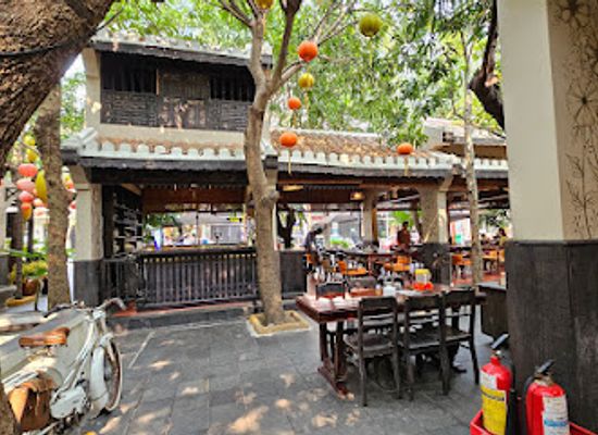 vietnam/da-nang/ngu-hanh-son-district/restaurant/ngon-thi-hoa-restaurant