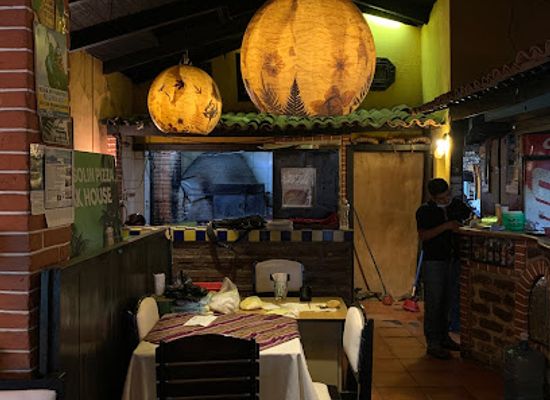 guatemala/panajachel/restaurant/ricassoli-pizza-steak-house