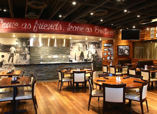 iowa/sioux-city/restaurant/four-brothers-grill-bar