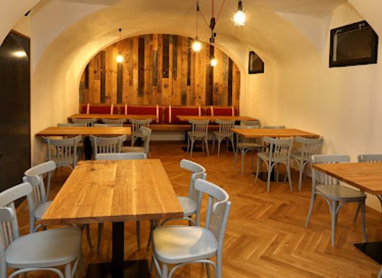 czechia/plzen/restaurant/srdcovka-corso