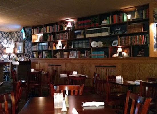 illinois/illinois-river-valley/restaurant/the-study-supper-club