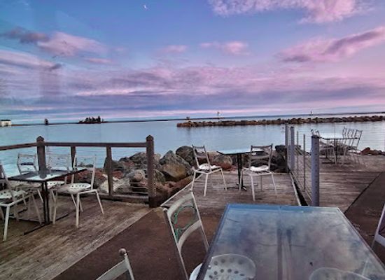 minnesota/north-shore/restaurant/angry-trout-cafe