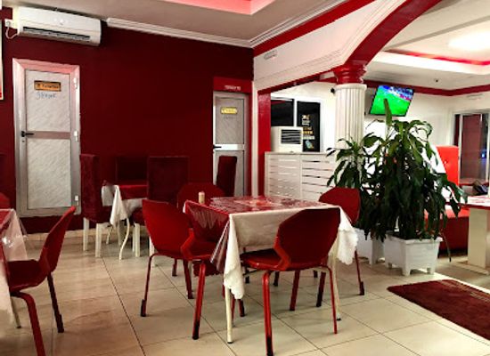 guinea/mount-kakoulima/restaurant/restaurant-big-fataya-taouyah