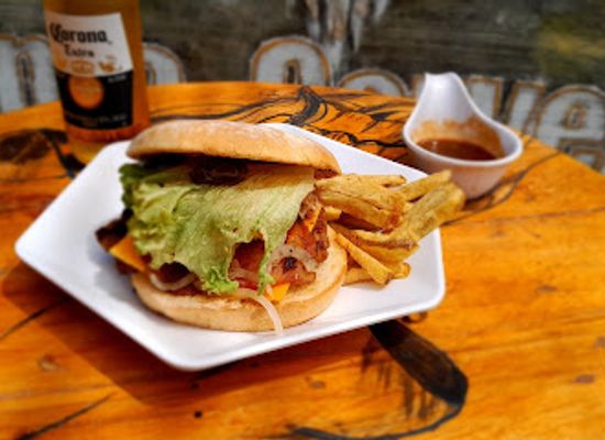 colombia/santa-marta/taganga/restaurant/ambos-mundos-restaurant