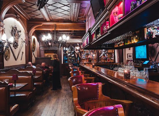 wisconsin/milwaukee/downtown/restaurant/mader-s-restaurant