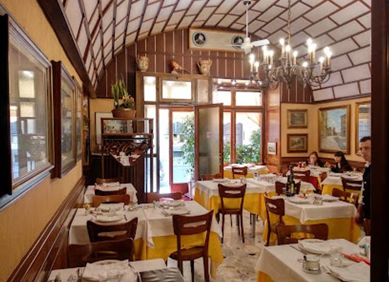 italy/turin/restaurant/ristorante-da-mauro