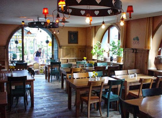 liechtenstein/furstin-gina-weg/restaurant/adler