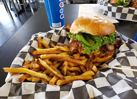 montana/whitefish/restaurant/mudman-burgers-whitefish