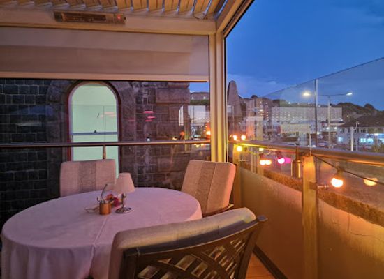 jersey/la-corbiere-lighthouse/restaurant/quayside-bistro-grill
