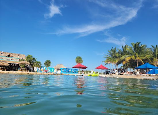 belize/glover-s-reef-atoll/restaurant/secret-beach-belize