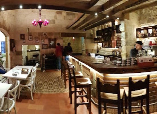 lebanon/qadisha-valley/restaurant/platanus