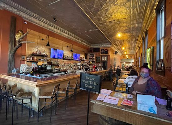 illinois/champaign/restaurant/watson-s-shack-rail