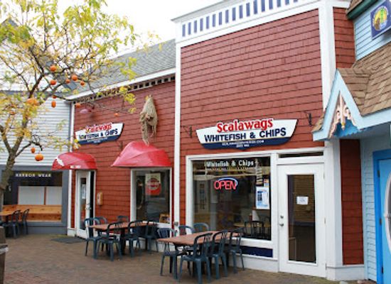 michigan/mackinac-island/restaurant/scalawags-whitefish-chips