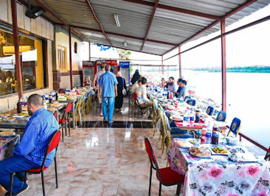 egypt/suez-canal-zone/restaurant/el-salah-al-nabi