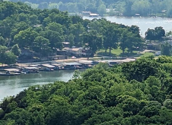 missouri/ha-ha-tonka-state-park/restaurant/ha-ha-tonka-castle-ruins