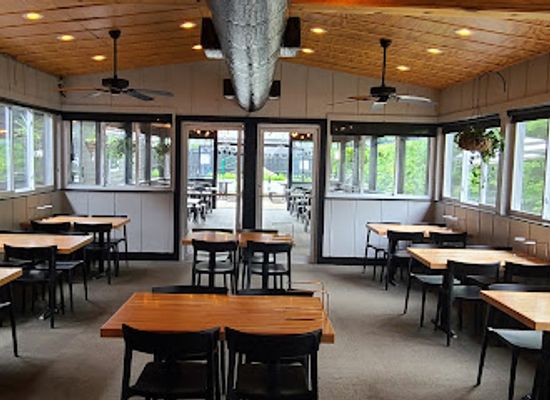 west-virginia/new-river-gorge-national-park-and-preserve/restaurant/pies-pints-fayetteville-wv