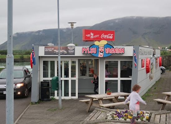 iceland/golden-circle/restaurant/pylsuvagninn
