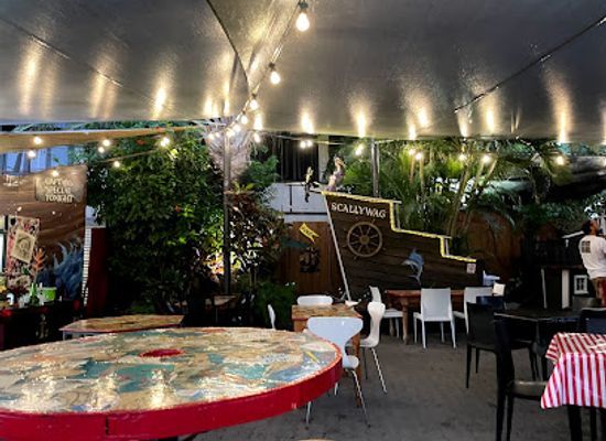 australia/magnetic-island/restaurant/scallywags
