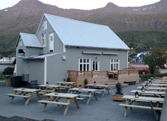 iceland/seydisfjordur/restaurant/kaffi-lara-el-grillo-bar