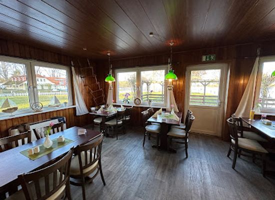 germany/mecklenburg/restaurant/gaststatte-regattahaus