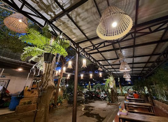 cambodia/battambang/restaurant/tha-huo-amphang-baat-dam-bong