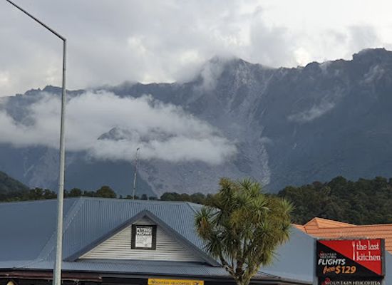 new-zealand/mount-cook-national-park/restaurant/the-white-pub-cafe-bar