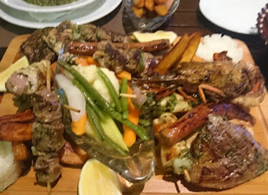 guinea/lower-guinea/restaurant/la-luna