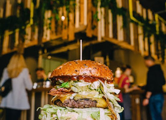 croatia/zagreb/maksimir-park/restaurant/submarine-burger-maksimir