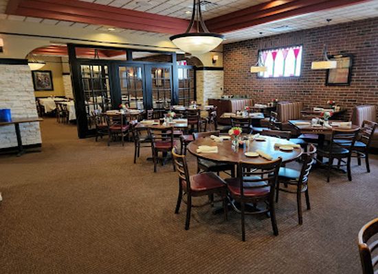 missouri/lincoln-hills/restaurant/favazza-s-on-the-hill