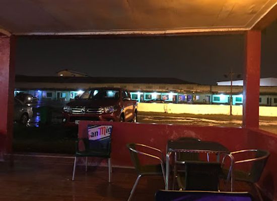 equatorial-guinea/malabo/restaurant/tope