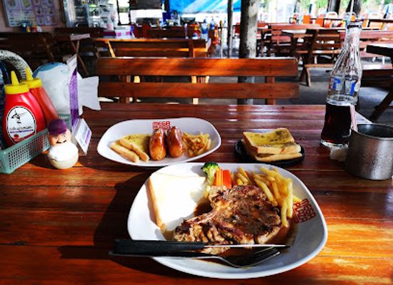 thailand/chiang-rai/restaurant/uncle-mustache-steaks-fish-and-chips