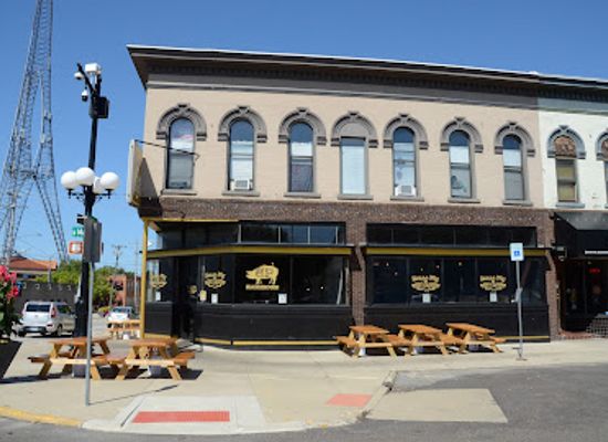 illinois/prairie-state/restaurant/brass-pig-smoke-alehouse