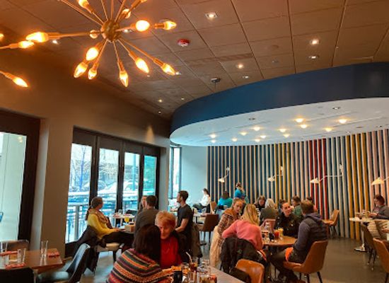 colorado/denver/restaurant/the-corner-office-restaurant-martini-bar