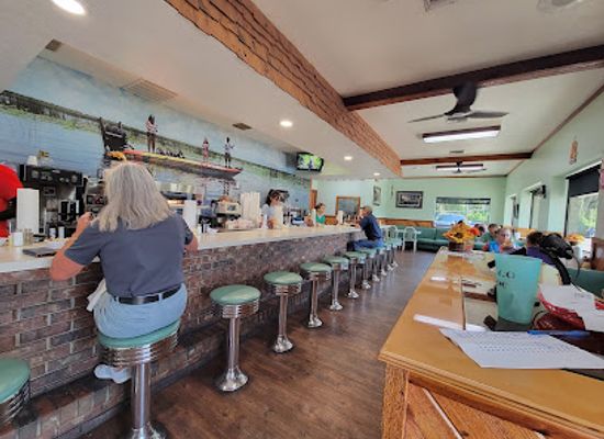 florida/lake-okeechobee/restaurant/pogey-s-family-restaurant