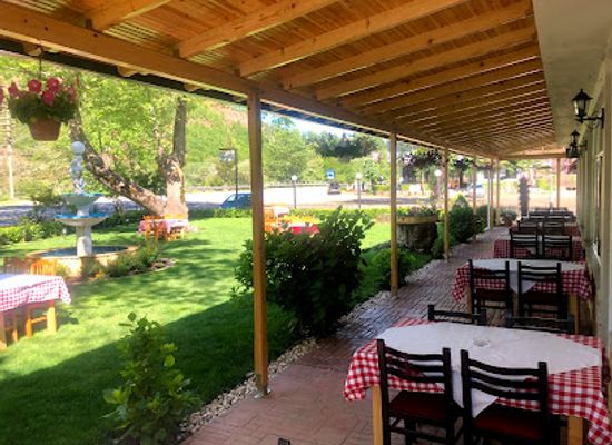 albania/has/restaurant/taverna-ambienti