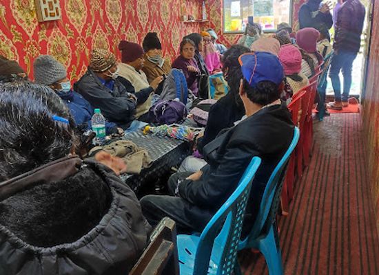 india/gulmarg/restaurant/pandit-brothers-vegetarian-dhaba-jain-food-also-available