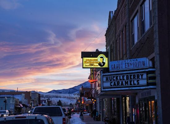 montana/the-beartooth-mountains/restaurant/bogart-s-restaurant