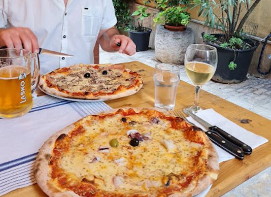 croatia/rovinj/restaurant/konoba-pizzeria-harlekin