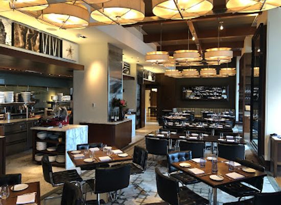 illinois/chicago/magnificent-mile/restaurant/nomi-kitchen