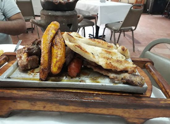 honduras/yoro-region/restaurant/restaurante-la-parrilla