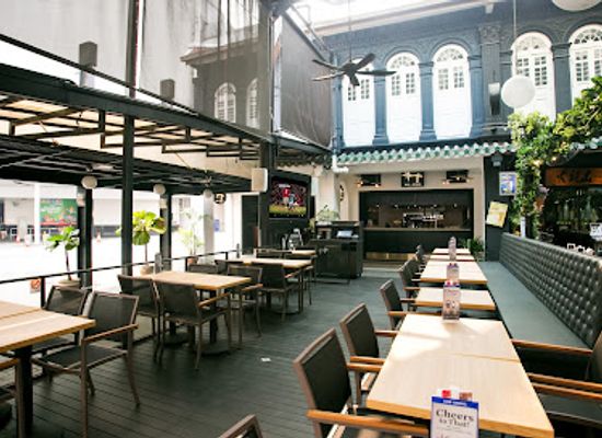 singapore/orchard-road/restaurant/harry-s-cuppage