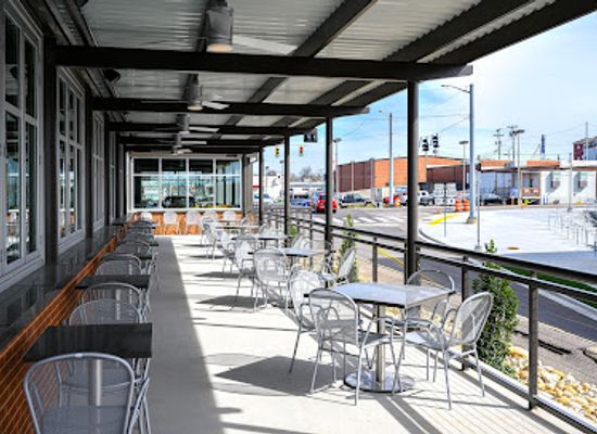 tennessee/clarksville/restaurant/shelby-s-trio