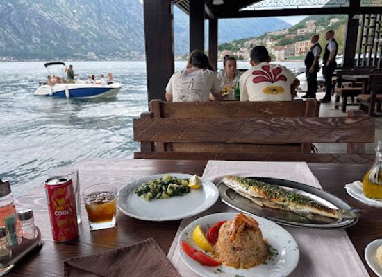 montenegro/perast/restaurant/marius
