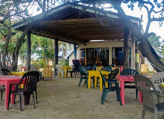 saint-lucia/micoud-quarter/restaurant/the-reef-beach-cafe
