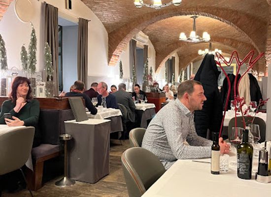 croatia/zagreb/restaurant/zinfandel-s-restaurant