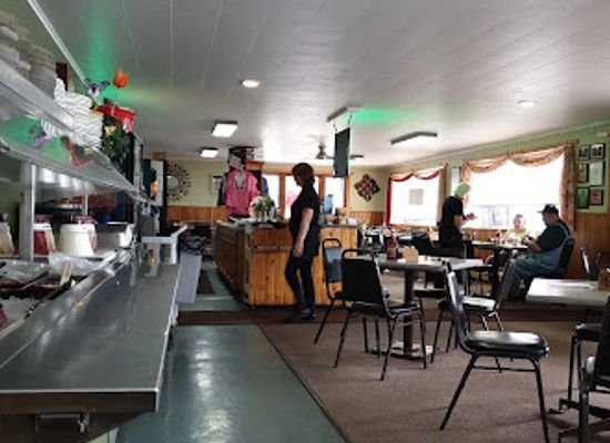 michigan/upper-peninsula/restaurant/three-seasons-cafe